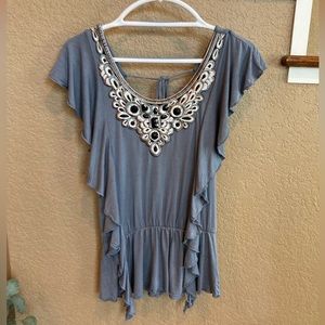 Women’s Double Zero Top wit Tie Back.  Size Small.